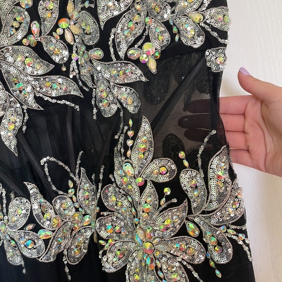 Gorgeous floor length black prom dress with beading detail and side split - Picture 4 of 8